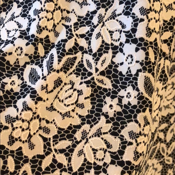 Black and white lace top - Picture 2 of 4